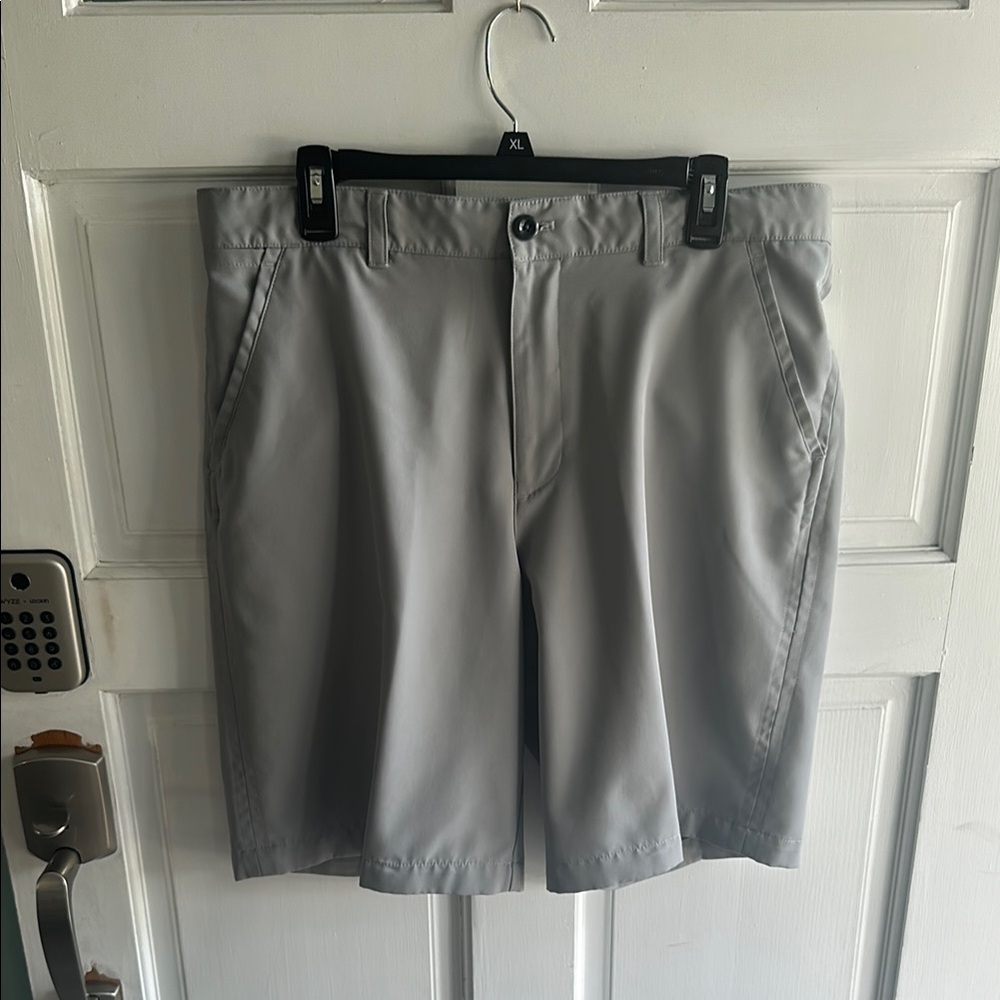 Izod Gray Flat Front Shorts Lightweight Summer Essential